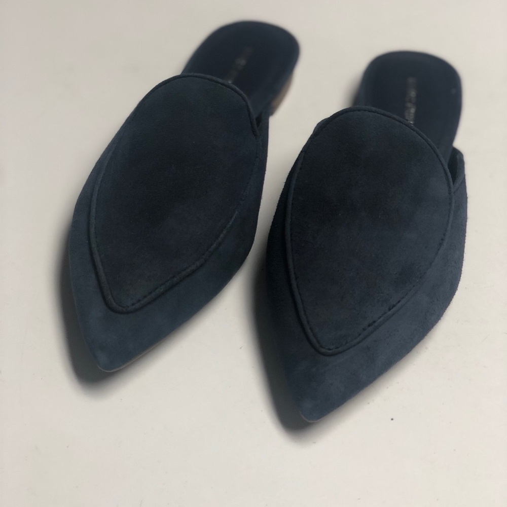 Marc Fisher Size 7.5M Suede Pointed Toe Slip-On Flats/Mules - Navy